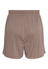 Short marron avec taille élastique, coupe décontractée et fentes latérales discrètes, fabriqué en tissu doux et léger.