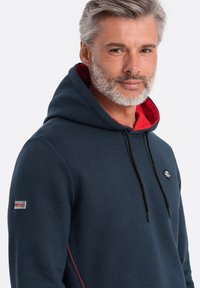 Ombre HOODED WITH ZIPPED POCKET - Jersey con capucha - navy blue