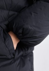 GANT MID LENGTH JACKET - Manteau en duvet - black
