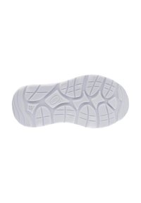 Suela de zapato con una superficie de goma blanca texturizada, que presenta un dibujo en el desgaste para un mejor agarre y un ligero arco para mayor soporte.