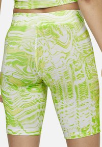 Nike Sportswear Trikoot - white/light lemon twist