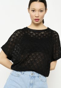 WITH SHORT SLEEVES - Print T-shirt - black