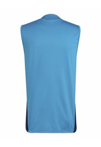Blue sleeveless sports jersey with a round neckline, made of smooth fabric. Features navy side panels and a straight hem.