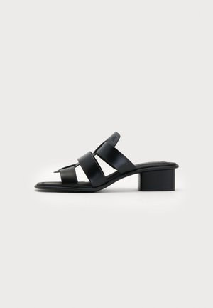 HEEL SQUARE - Heeled mules - triple black
