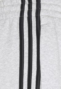 adidas Performance ESSENTIALS 3STRIPES - Trainingsbroek - medium grey heather/black