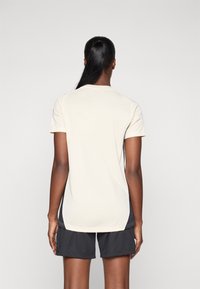 adidas Performance LIVERPOOL FC TRAINING WOMEN - Klub merchandise - white