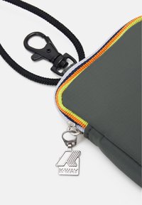 K-Way VITREE UNISEX - Skulderveske - green blackish