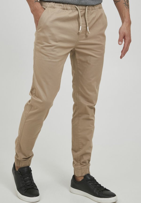 PRLOUIS REGULAR FIT - Tracksuit bottoms - dune
