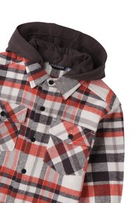 Camicia a quadri rossa, grigia e bianca con cappuccio scuro, dotata di chiusura a bottoni sul frontale e due tasche sul petto. Tessuto morbido e texturizzato.