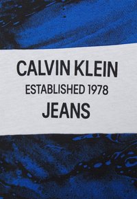 Calvin Klein Jeans Camiseta estampada - blue