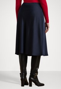Lauren Ralph Lauren Woman SATIN CHARMEUSE MIDI SKIRT - A-vonalú szoknya - lauren navy