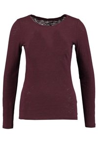 Blusa de manga larga en burdeos con escote en forma de U y una sutil textura en la tela. Material suave y liviano con un corte relajado.