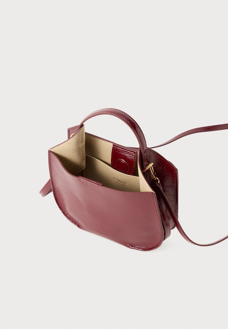 Ree Projects HELENE HOBO MINI Sac bandoulière burgundy/rouge