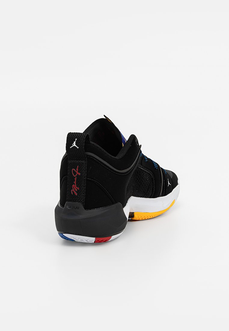 AIR JORDAN XXXVII LOW
