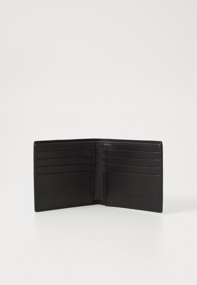 Portofel din piele neagră, cu mai multe sloturi pentru carduri, formă rectangulară, textură netedă și design minimalist. Fără branding sau elemente hardware vizibile.