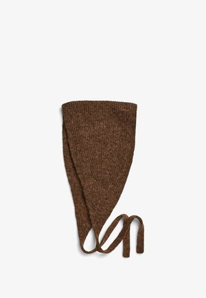 Pañuelo de lana marrón tejido con dos correas largas, doblado por la mitad y colocado plano sobre un fondo blanco.