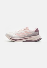 adidas Performance SUPERNOVA SOLUTION - Road running shoes - off white/sandy pink metallic/sandy pink