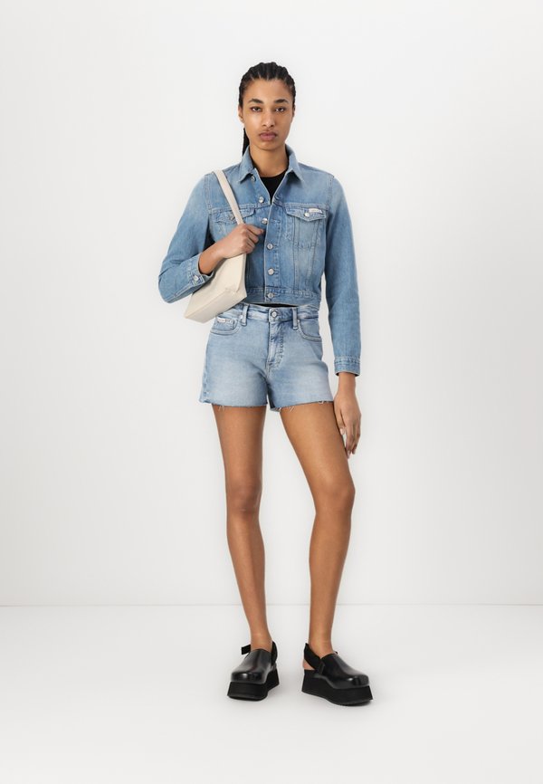 CROPPED TRUCKER - Denim jacket - denim light2