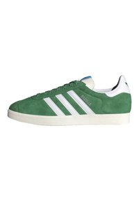 Unselected, preloved green/ftwr white/core white