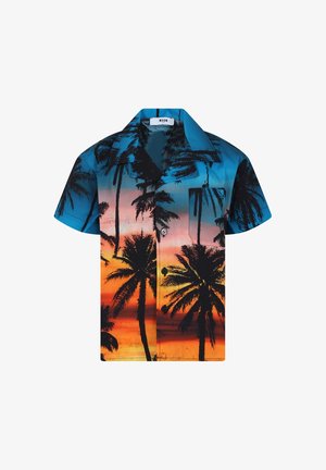 Chemise à manches courtes boutonnée avec des couleurs de coucher de soleil bleu, orange et rose et des silhouettes noires de palmiers partout.