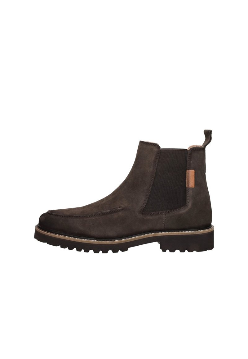 Bruine suède Chelsea-boot met elastische zijpanelen, ronde neus en trekhaak. Voorzien van een robuuste rubberen zool met contrasterende stikdetails.