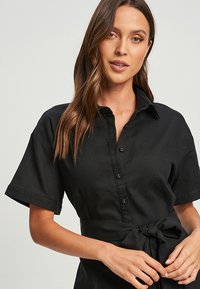 CALLI CHARLI - Haljina-majica - black