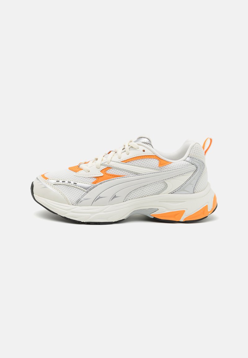 Puma MORPHIC - Cestná bežecká obuv - warm white/bright melon