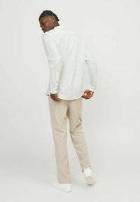 Jack & Jones JJESUMMER LINEN MIX SHIRT - Majica - soothing sea