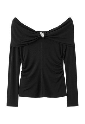 Top negru cu umeri dezgoliți, cu mâneci lungi și detalii pliate pe laterale, având un accent metalic în centru. Textura materialului este netedă.
