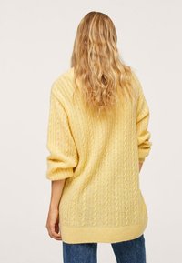 Mango Strickpullover - light yellow