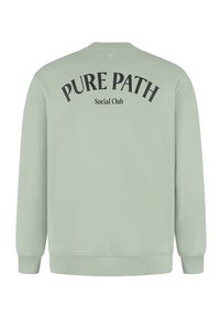 Mintgroene sweatshirt met lange mouwen, geribbelde manchetten, ronde hals en zwarte tekst op de achterkant met "PURE PATH Social Club." Zachte stof.