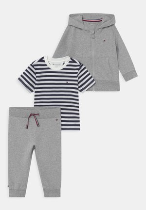 BABY HOODED GIFTBOX SET - Trainingspak - light grey heather