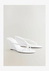 Unselected, white