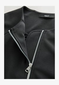 Non selezionato, black