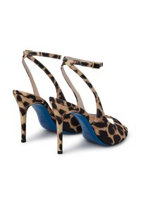 Sandali con tacco alto in stampa leopardata, con punta aperta, cinghie sottili alla caviglia e una suola blu. Presentano un tacco a stiletto e tessuto texturizzato.