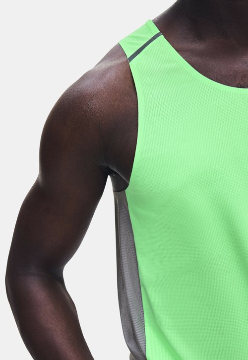 On PERFORMANCE TANK - Top - verdite — foto 4