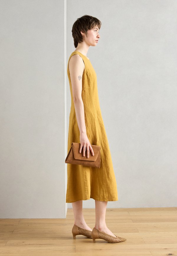 DRESS FEMININE SHAPE MIDI LENGTH CUTLINES - Day dress2