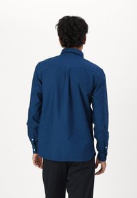Lyle & Scott PLAIN OXFORD - Camicia - apres navy