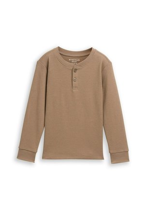 Bruine lange mouwen henley shirt met een textuurstof, twee knopen aan de voorkant en contrasterende manchetten. Klassieke rechthoekige vorm.
