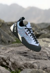 Selectat, crystal sky/off white/carbon