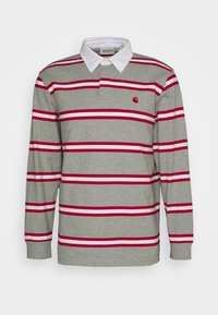 Langärmliges Poloshirt aus grauer Baumwolle mit rot-weißen horizontalen Streifen, ausgestattet mit einem weißen Kragen und kleinem Logo auf der Brust.