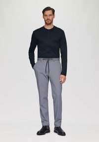 s.Oliver BLACK LABEL MIT REISSVERSCHLUSS AUS MERCERISIERTER  - Langarmshirt - navy