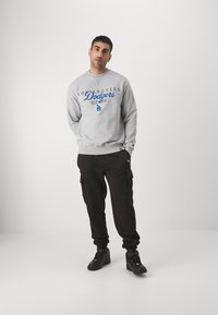 New Era MLB LOS ANGELES DODGERS LIFESTYLE CREW NECK - Squadra - grey