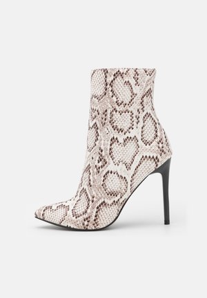 Botins de salto alto - coloured