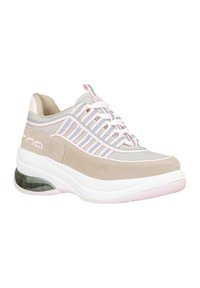 Scarpa da ginnastica beige e grigia con un accento rosa, dotata di tomaia in rete, colletto imbottito e suola traslucida con ammortizzazione ad aria.