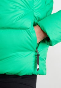 The North Face SAIKURU JACKET - Giacca invernale - optic emerald/black