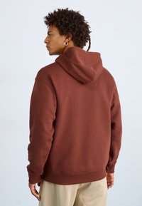 New Balance SPORT ESSENTIALS HOODIE UNISEX - Felpa - rich oak