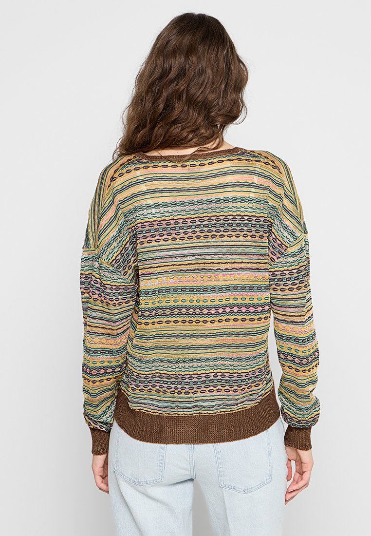 Gestrickter Pullover mit mehrfarbigen Streifen in Grün, Gelb, Rosa und Braun. Mit einem gerippten Saum und locker sitzenden Ärmeln für zusätzlichen Komfort.