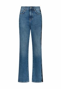 Jeans in denim blu con taglio a zampa, caratterizzati da un pannello laterale nero, design tradizionale a cinque tasche e chiusura con bottone in metallo.