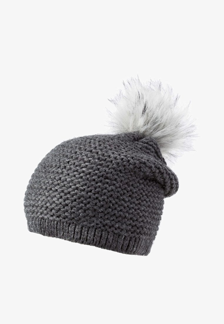Bonnet d'hiver tricoté gris foncé avec un bord côtelé et un grand pompon blanc et duveteux sur le dessus.